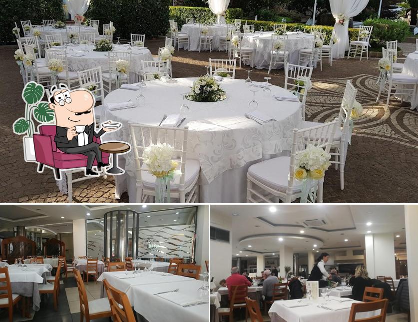 Siediti a un tavolo di Ristorante Russo Center