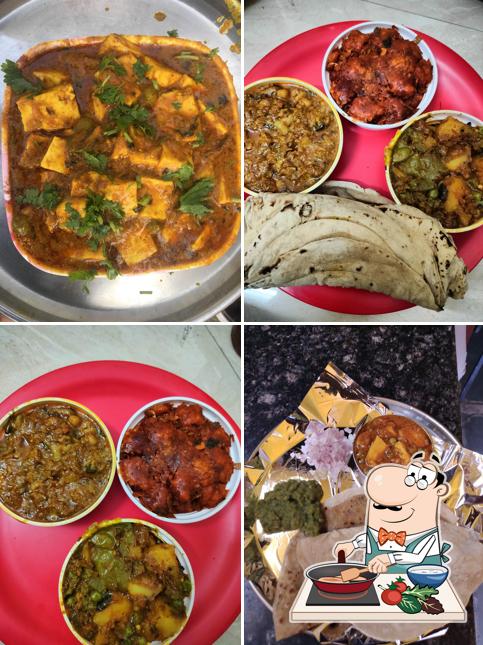 Chicken curry at Punjabi Paratha House