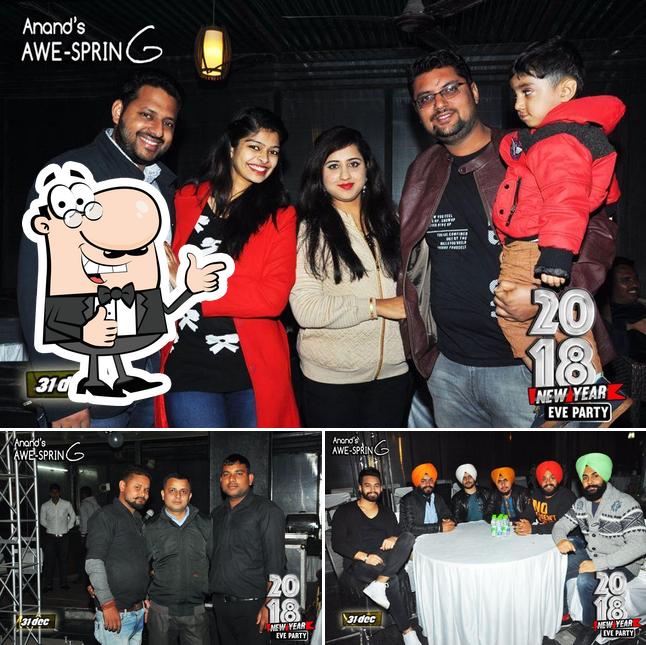 Look at this picture of Anand's Awe-spring & Moti Mahal Delux