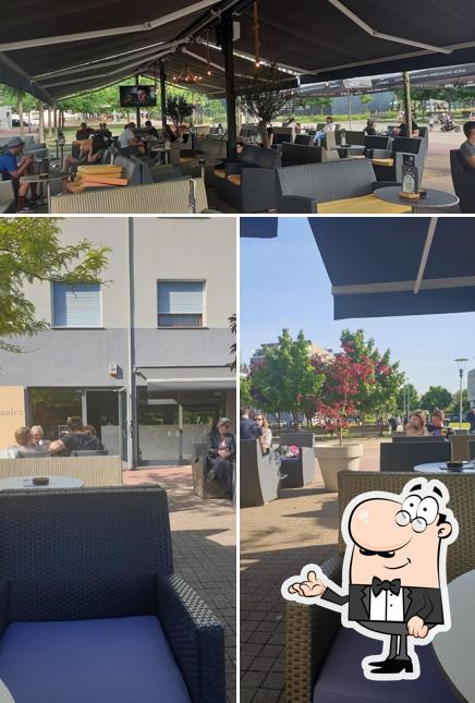 Siediti a un tavolo di Caffe bar Botanica