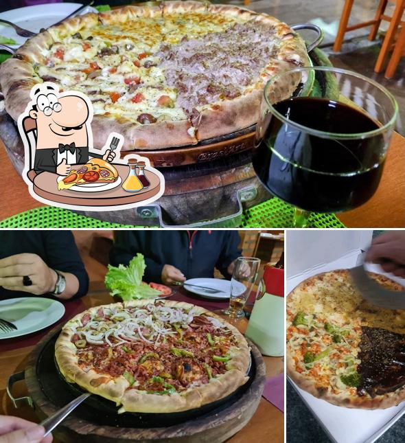 Peça diversos estilos de pizza