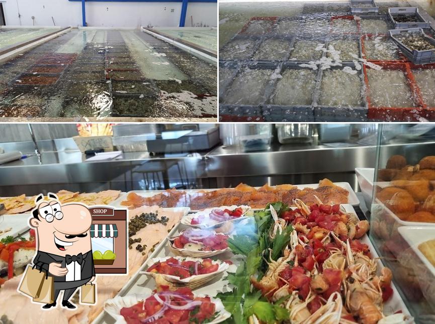 La immagine della esterno e cibo di CIMAR srl - Negozio al Dettaglio - Pescheria Gastronomia Surgelati