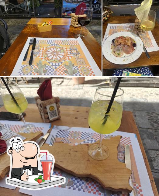 Goditi qualcosa da bere a Sicilian Food & Drink