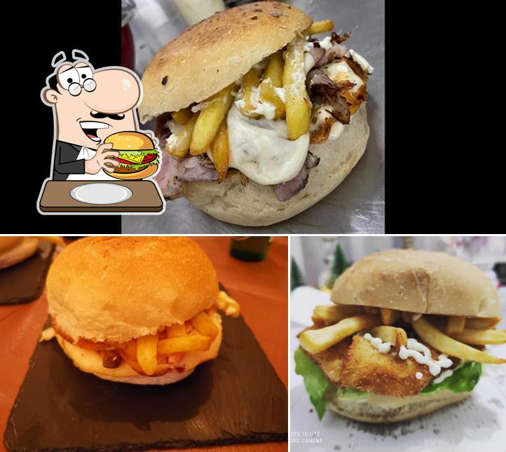 Ordina uno dei tipi di hamburger disponibili a Burgerhouse
