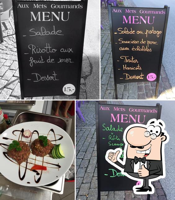 Guarda la foto di Aux mets Gourmands