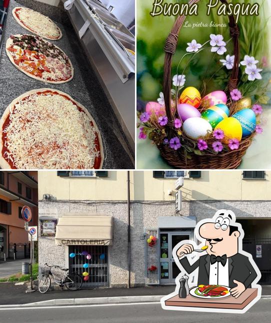 La foto della cibo e interni di Sacicce e Friarielli Pizzeria D'asporto