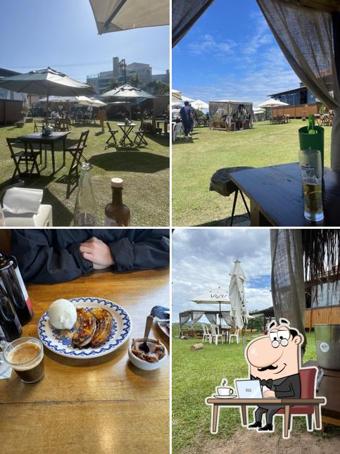 O interior do Vizu Parrilla Bar