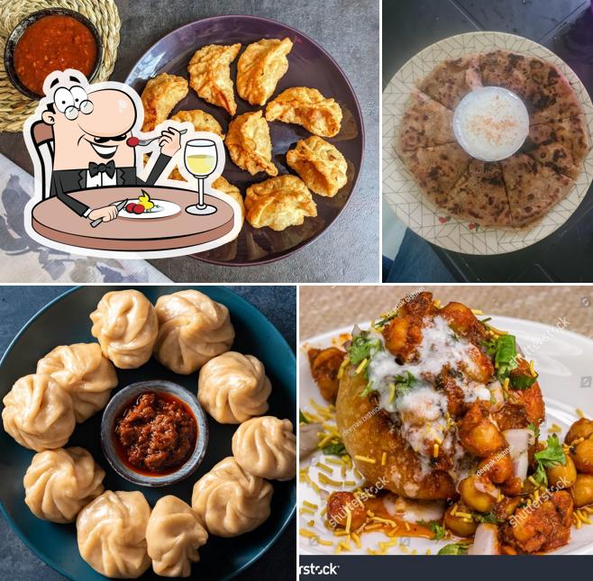 Food at Dilliwale chole kulche and Momos