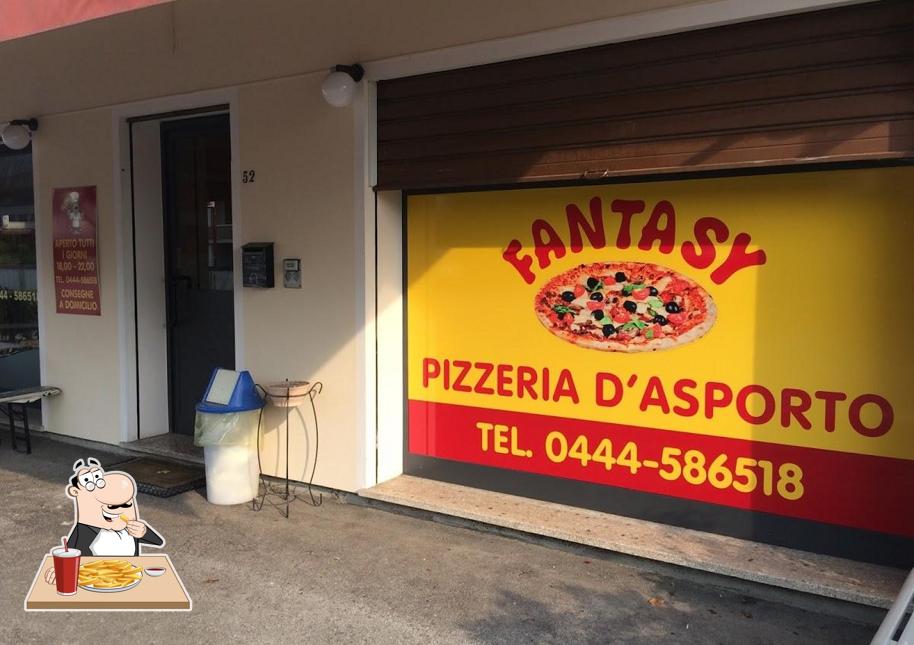 Assaggia le patatine fritte a Pizzeria D`Asporto Fantasy