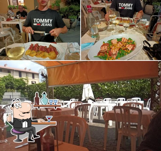 Siediti a un tavolo di Ristorante Pizzeria Antica Cascina