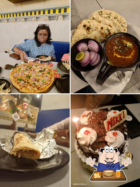 Food at ہمیر پور جنکشن Hamirpur Junction ( peeto adda)