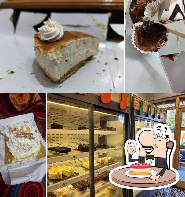 Cheesecake at La Paris Bakers