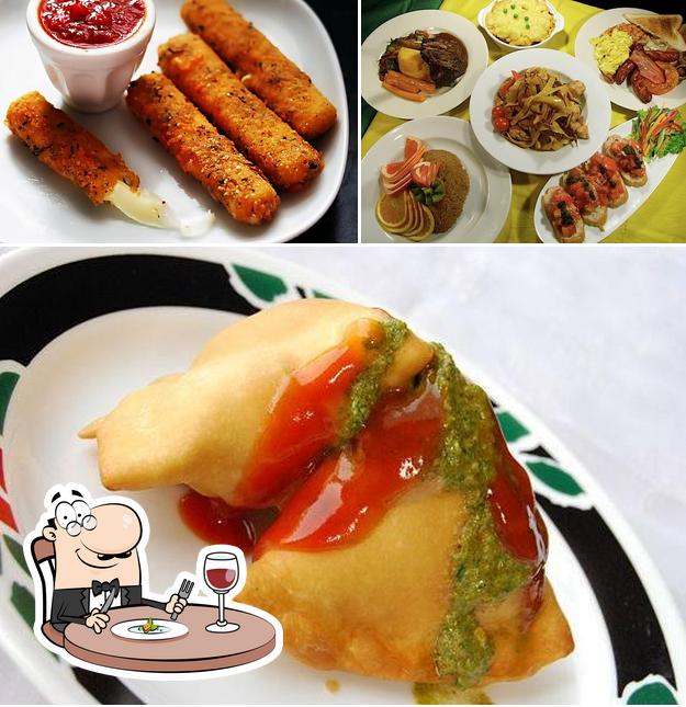 Food at Naanz and Curries
