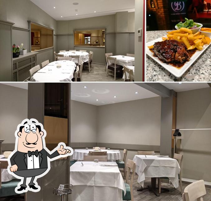 Siediti a un tavolo di Gallo Rosso