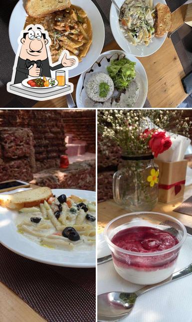 Pulled pork sandwich at Halo Garden Cafe