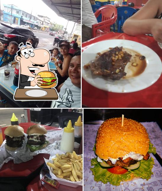 Delicie-se com um hambúrguer no BAD BOY OFF ROAD
