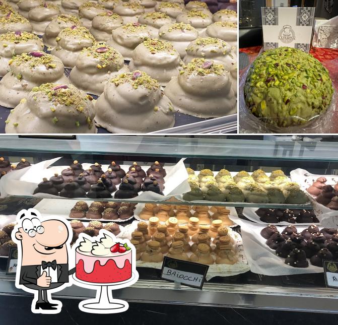 Guarda la foto di Panificio La Farina Antony