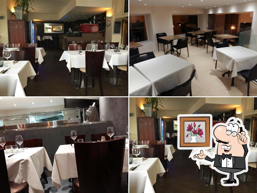 Installez-vous à l'une des tables de Restaurant Pizzeria Chez Pierre