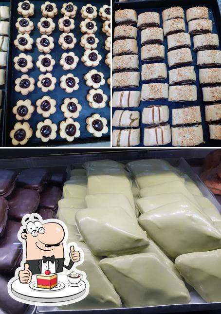Non scordarti di ordinare un dessert a Bar Pasticceria Palmiero