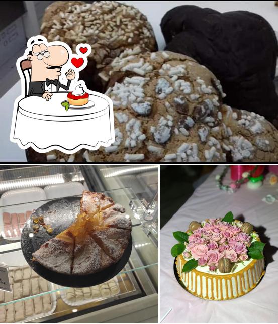 Trisolini Dolci Note serve un'ampia varietà di dessert