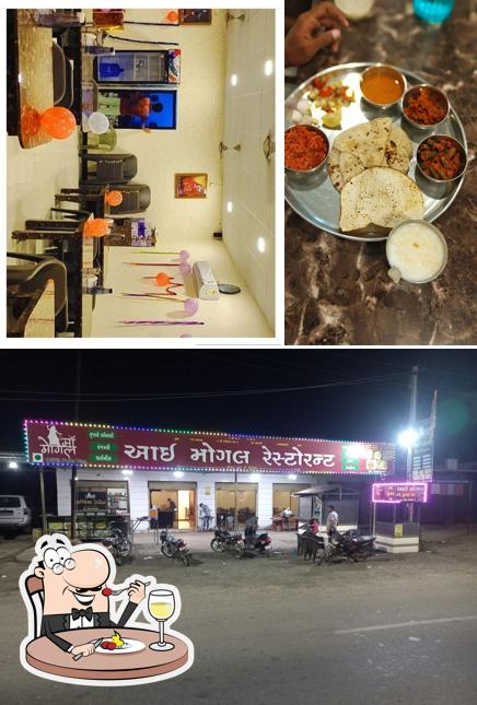 i MOGAL RESTAURANT. % veg is distinguished by food and interior
