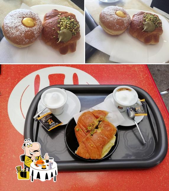 Platti al gelateria pasticceria mille e una notte