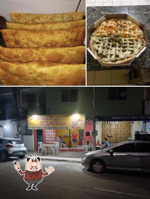 Entre diversos coisas, comida e exterior podem ser encontrados a Point da Esfiha