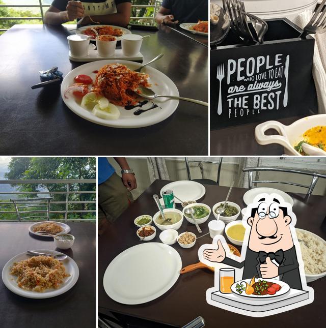 Food at DamDam Dining