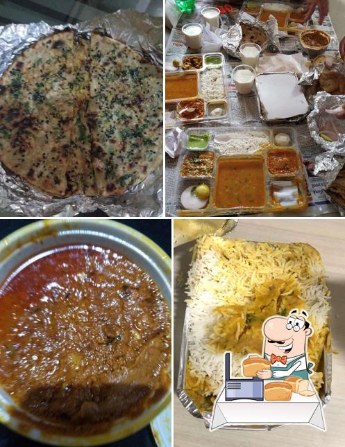 Garlic bread at Cook N Cream Restaurant