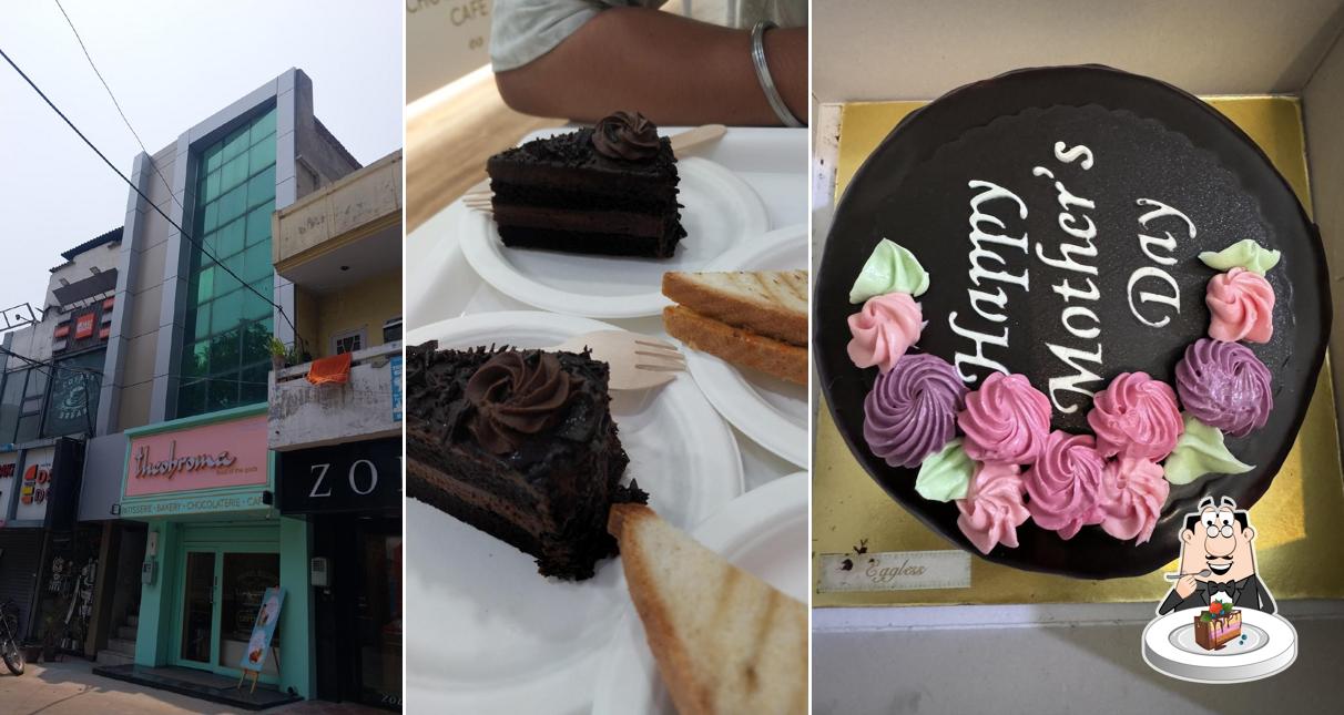 Chocolate cake at Theobroma Bakery and Cake Shop - Jalandhar, Punjab