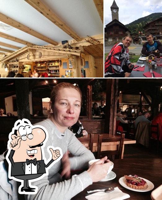 La foto della interni e cibo di Fontaines Blanches