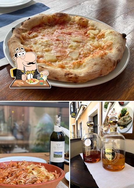 Tra le varie cose da Pulcinella Konoba Pizzeria si possono trovare la cibo e alcol