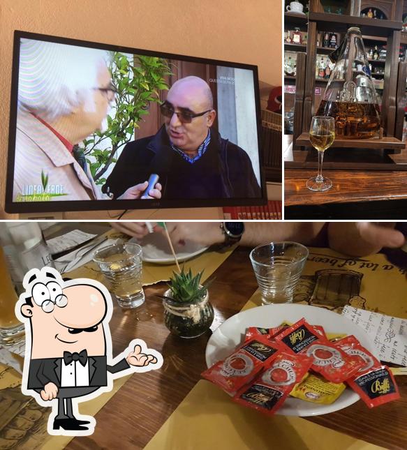 Dai un'occhiata agli interni di Birreria Pub Hurricane