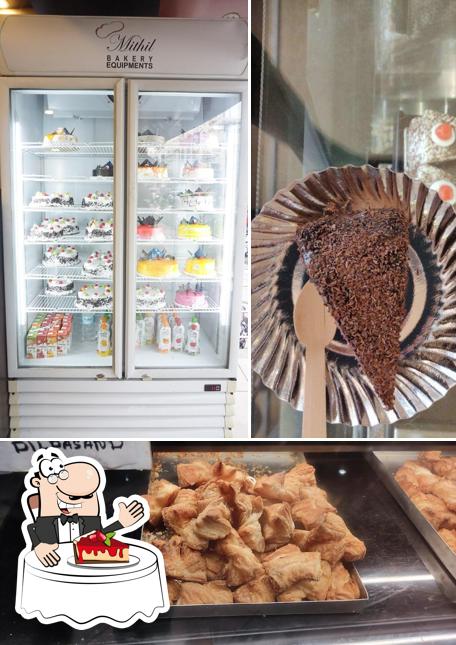 Kaggis Bakery provides a selection of desserts