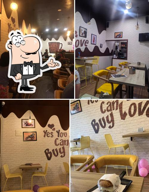 The interior of Pincio Lounge