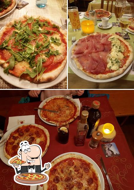 Prova una pizza a Haus Lena & Roland’s Bistro