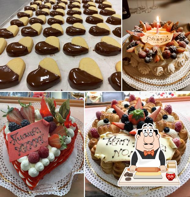 Pasticceria Riccardi propone un'ampia selezione di dessert
