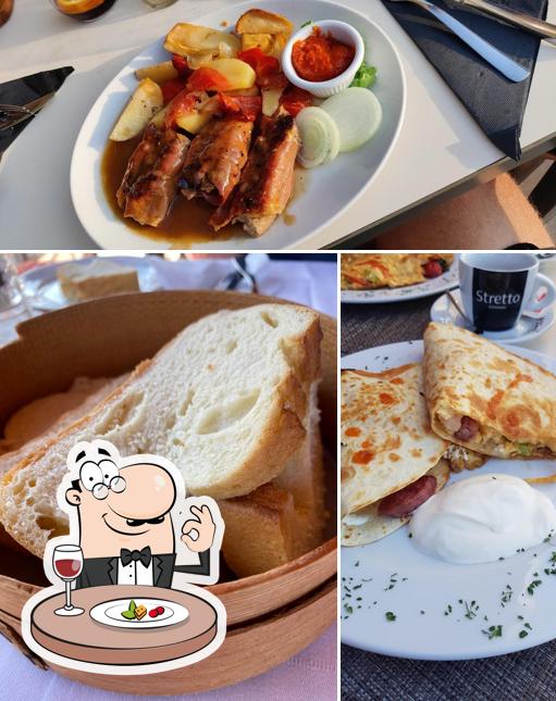 Cibo al Hungry Bear National Restaurant