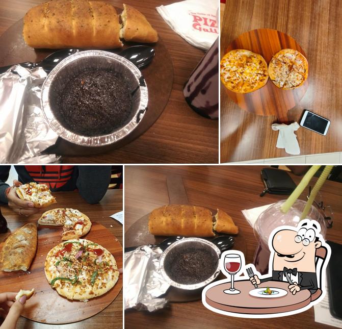 Food at Pizza Galleria