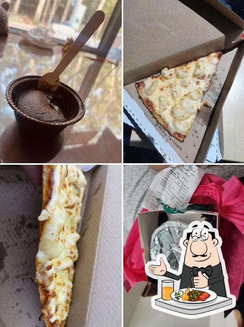 Food at La Pino'z Pizza, Ropar