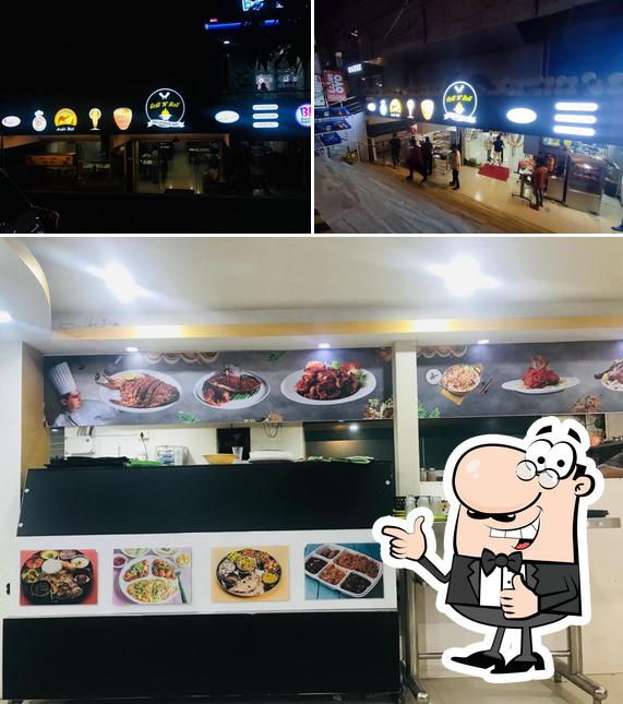 Here's a pic of Grill N Roll