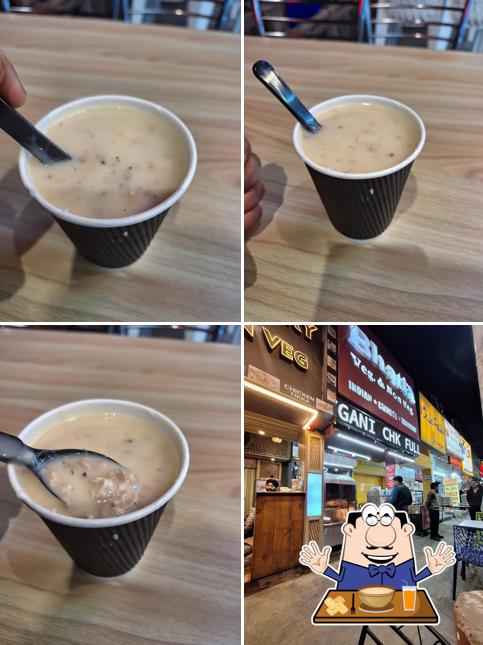 Clam chowder at Chaudhry Chicken