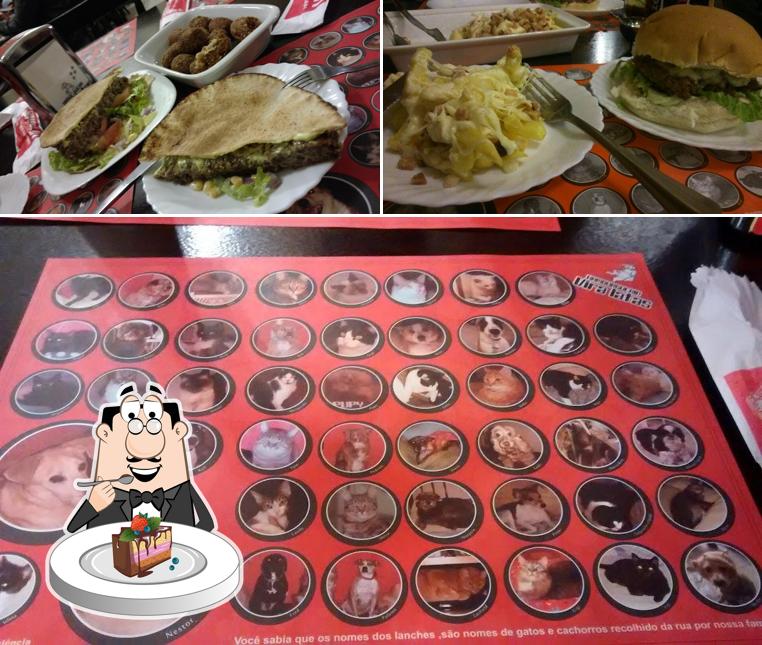 Look at the picture of Hamburgueria Vira Latas