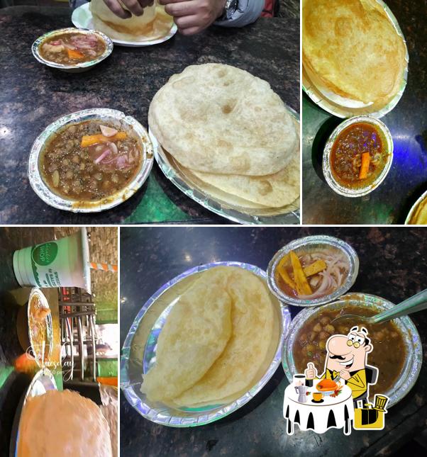 Food at Shankar Chole Bhatura