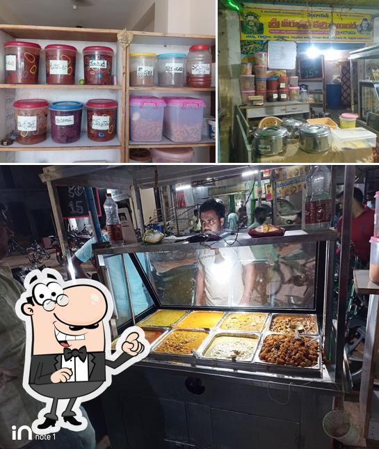 The interior of శ్రీ వీరభద్ర కర్రీ పాయింట్