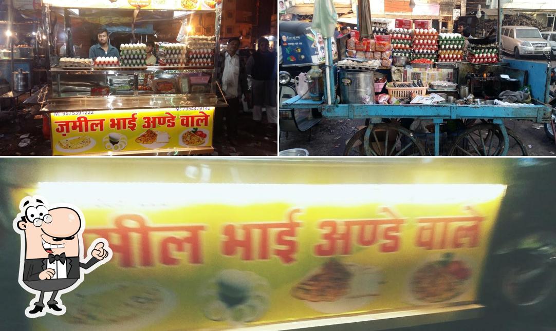 The picture of interior and food at Jameel Bhai Anda Wala