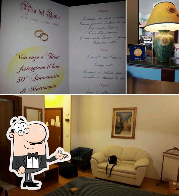 Dai un'occhiata agli interni di Hotel