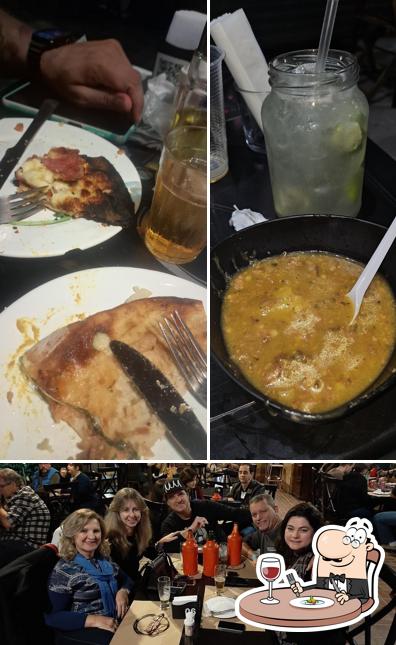 O Odorico Bar se destaca pelo comida e interior