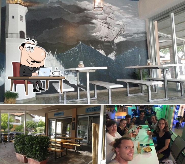 Siediti a un tavolo di Piadineria dalla Ciurma