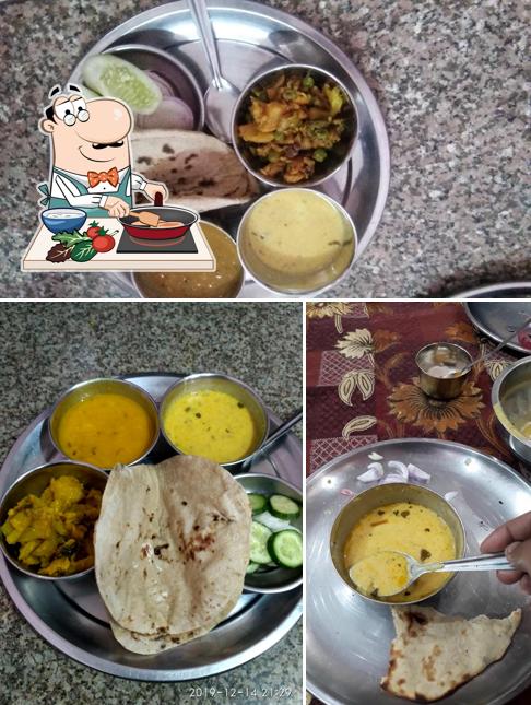 Chicken curry at Bishnoi hotel & guest house Both